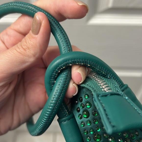 Jules Kae
Becca Crystal Shoulder Bag - Picture 7 of 7